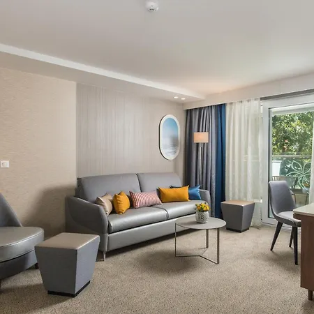 Maritim Amelia Hotel 5*