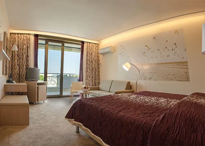 Maritim Amelia 5* אלבנה