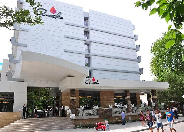 Maritim Amelia 5* אלבנה